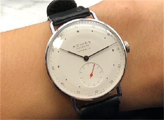 NOMOS手表沒電了