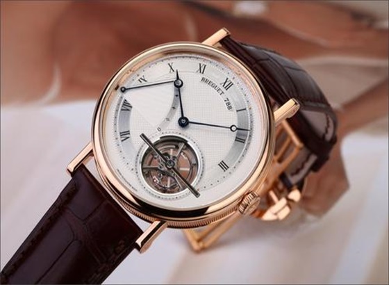 寶gue（Breguet）傳統(tǒng)GMT手動上鏈40毫米評測