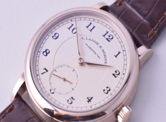 朗格（A. Lange＆S?hne）推出了Lange 1 Daymatic