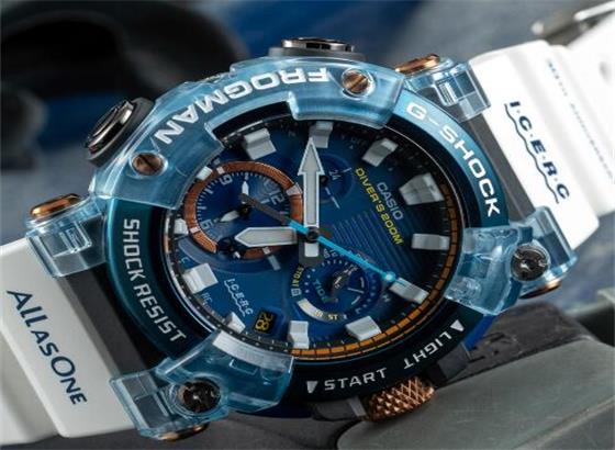 卡西歐 G-Shock Frogman 舉手